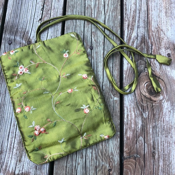 Makeup Bag 💄 - Picture 9 of 14